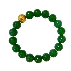 EMERALD
GREEN JADE
WITH HAMMERED
GOLD ACCENT